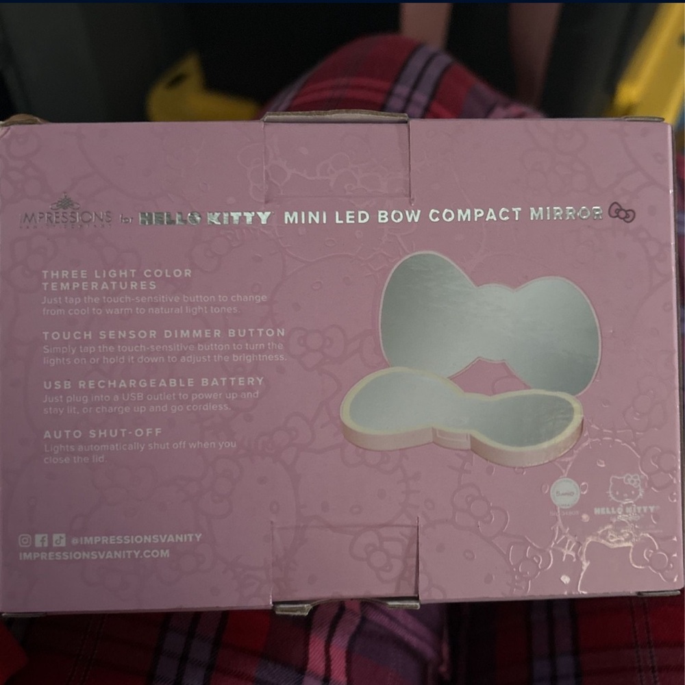 Impressions Hello Kitty Mini LED Bow Compact Mirror - Pink